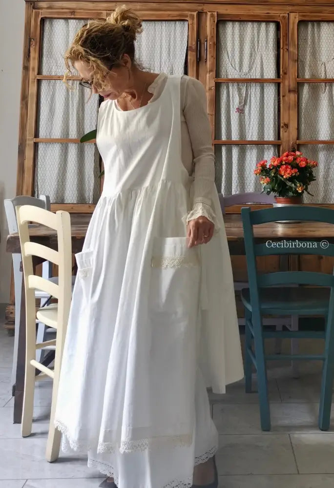 Grembiule da cucina con pizzo beige (Ref. 20) grembiule donna tessuti antichi