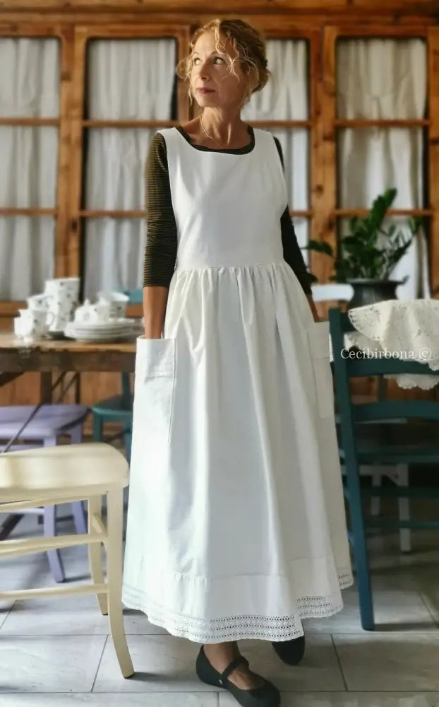 Grembiule da cucina con pizzo e monogramma PT (Ref. 09) grembiule donna tessuti antichi