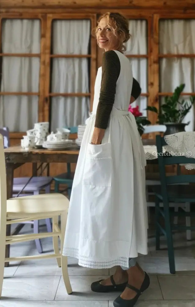 Grembiule da cucina con pizzo e monogramma PT (Ref. 09) grembiule donna tessuti antichi