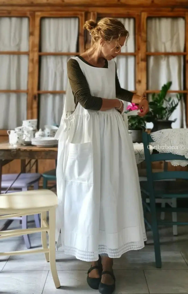 Grembiule da cucina con pizzo e monogramma PT (Ref. 09) grembiule donna tessuti antichi