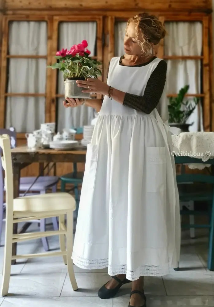 Grembiule da cucina con pizzo e monogramma PT (Ref. 09) grembiule donna tessuti antichi