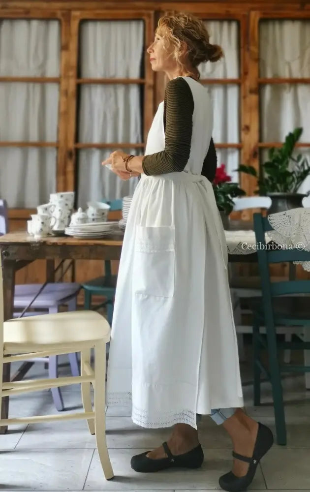 Grembiule da cucina con pizzo e monogramma PT (Ref. 09) grembiule donna tessuti antichi