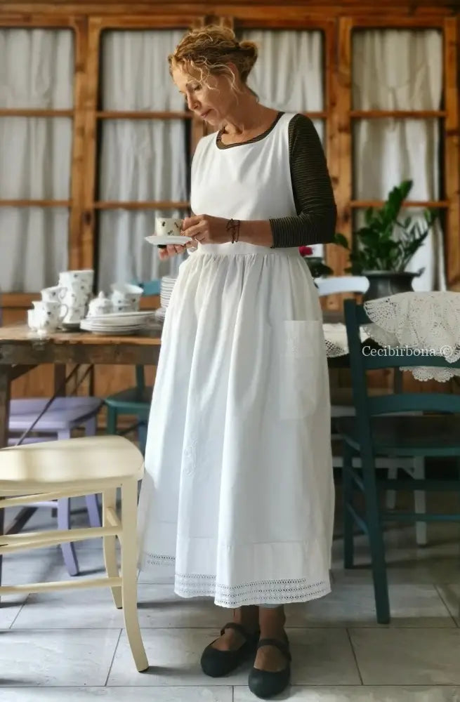 Grembiule da cucina con pizzo e monogramma PT (Ref. 09) grembiule donna tessuti antichi