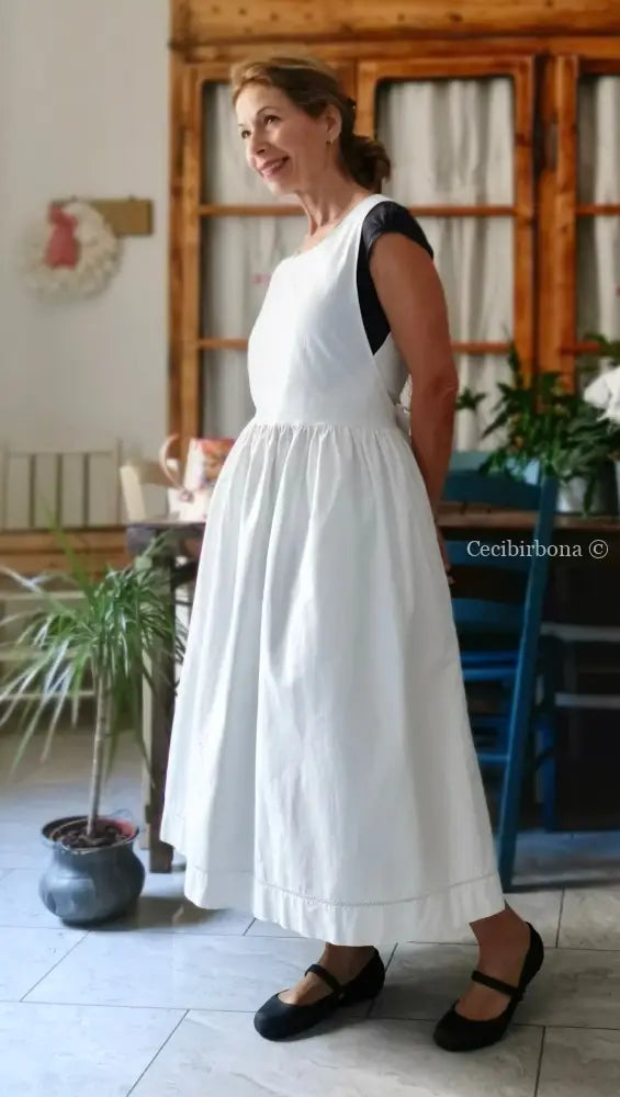 Grembiule da cucina con sfilatura e monogramma N (Ref. 501) grembiule donna in tessuto antico