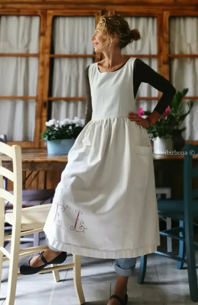 Grembiule da cucina con sfilatura e monogramma rosso EL (Ref. 08) grembiule donna in tessuto antico