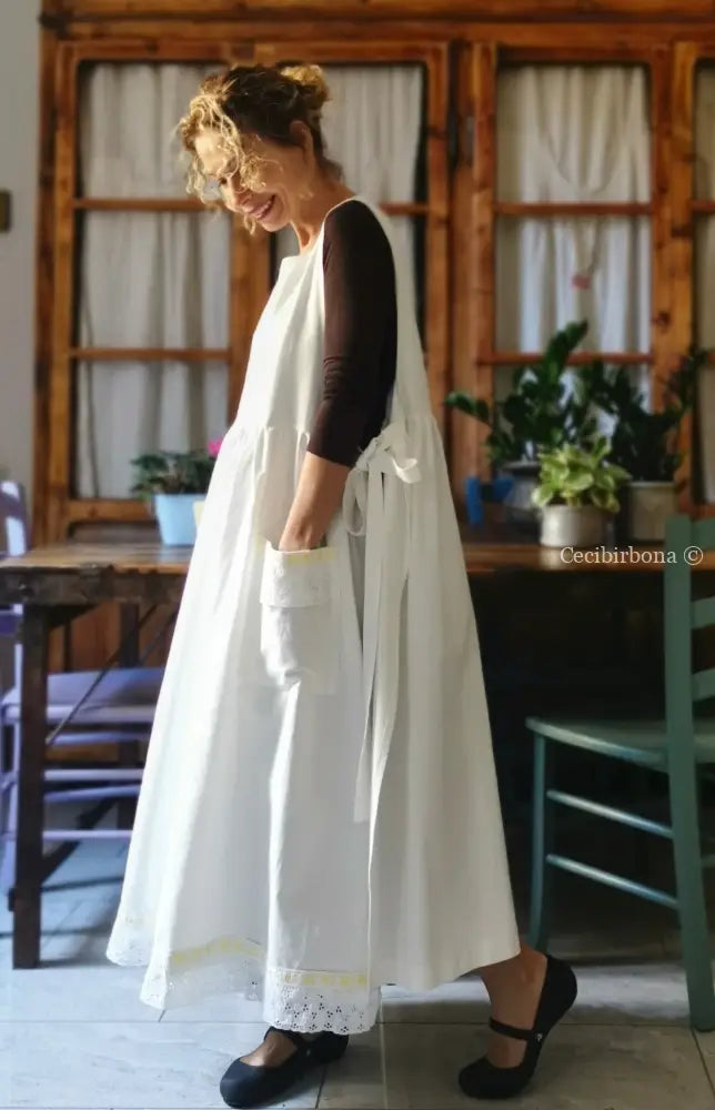 Grembiule da cucina in cotone con monogramma EC e bordo in pizzo con nastro giallo (Ref. 135) grembiule donna tessuti