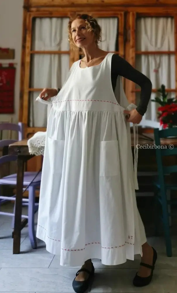 Grembiule da cucina in cotone con passamaneria rossa grembiule donna tessuti antichi