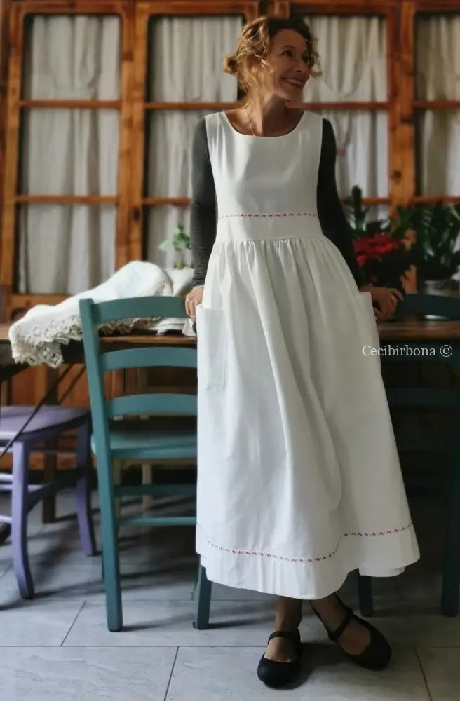 Grembiule da cucina in cotone con passamaneria rossa grembiule donna tessuti antichi