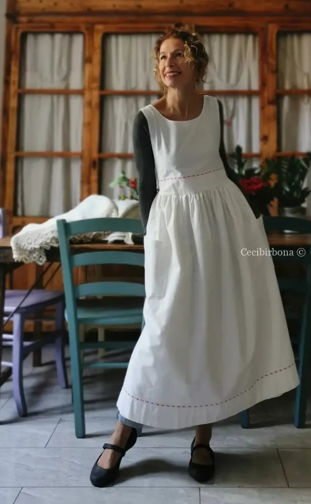 Grembiule da cucina in cotone con passamaneria rossa grembiule donna tessuti antichi