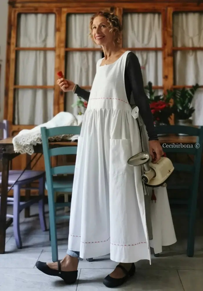 Grembiule da cucina in cotone con passamaneria rossa grembiule donna tessuti antichi