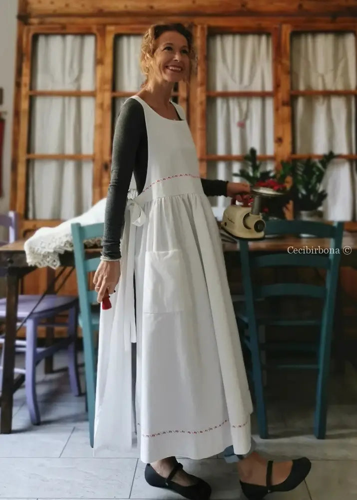 Grembiule da cucina in cotone con passamaneria rossa grembiule donna tessuti antichi