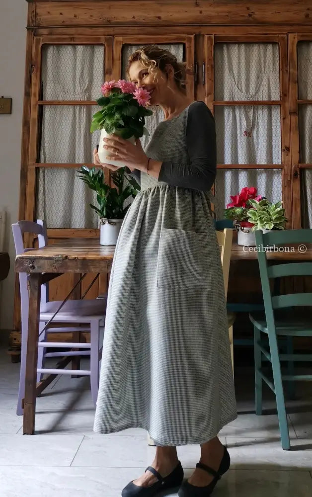 Grembiule da cucina in lino a quadrettini grigi (Ref. 137) grembiule donna tessuti moderni