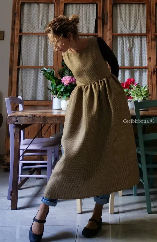 Grembiule da cucina in lino a quadrettini marroni (Ref. 138) grembiule donna tessuti moderni