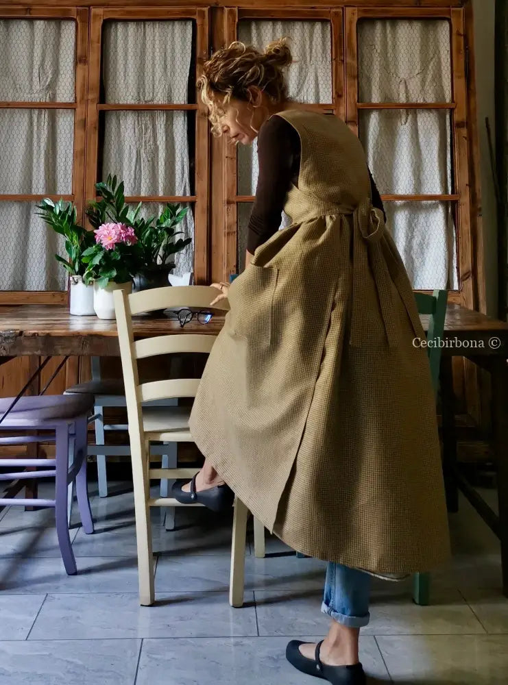 Grembiule da cucina in lino a quadrettini marroni (Ref. 138) grembiule donna tessuti moderni