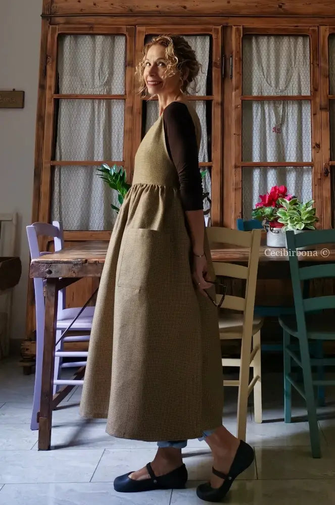 Grembiule da cucina in lino a quadrettini marroni (Ref. 138) grembiule donna tessuti moderni