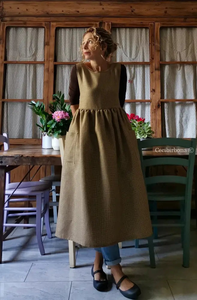 Grembiule da cucina in lino a quadrettini marroni (Ref. 138) grembiule donna tessuti moderni