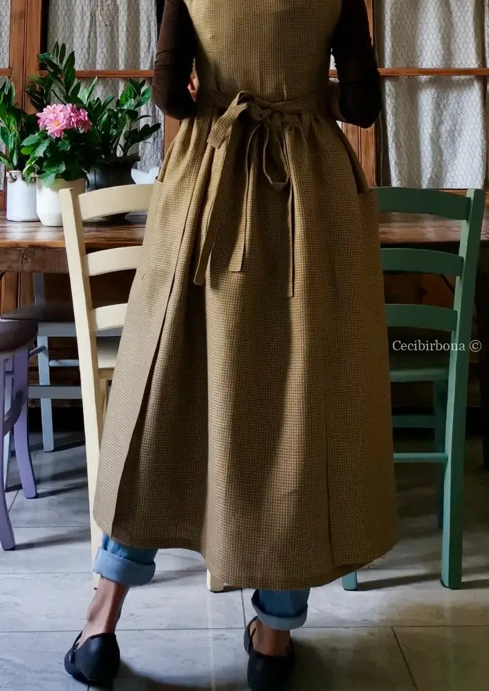 Grembiule da cucina in lino a quadrettini marroni (Ref. 138) grembiule donna tessuti moderni