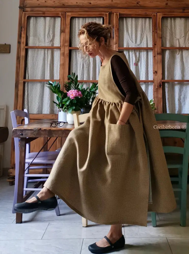 Grembiule da cucina in lino a quadrettini marroni (Ref. 138) grembiule donna tessuti moderni