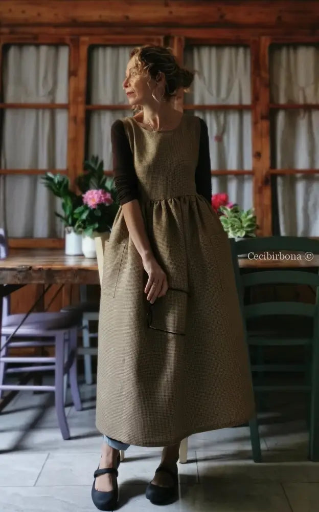 Grembiule da cucina in lino a quadrettini marroni (Ref. 138) grembiule donna tessuti moderni