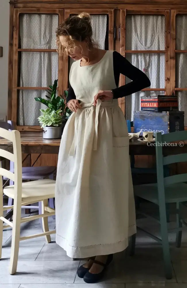 Grembiule da cucina in lino antico con sfilatura e monogramma (Rif. 129) grembiule donna tessuti antichi