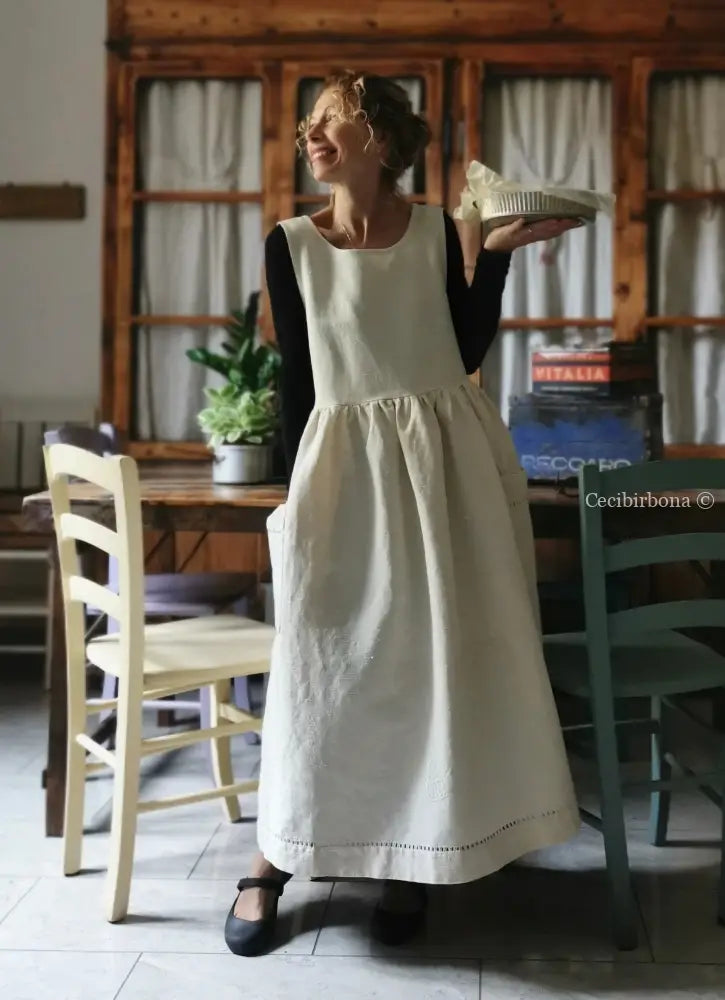 Grembiule da cucina in lino antico con sfilatura e monogramma (Rif. 129) grembiule donna tessuti antichi