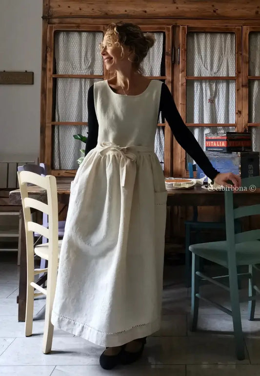 Grembiule da cucina in lino antico con sfilatura e monogramma (Rif. 129) grembiule donna tessuti antichi