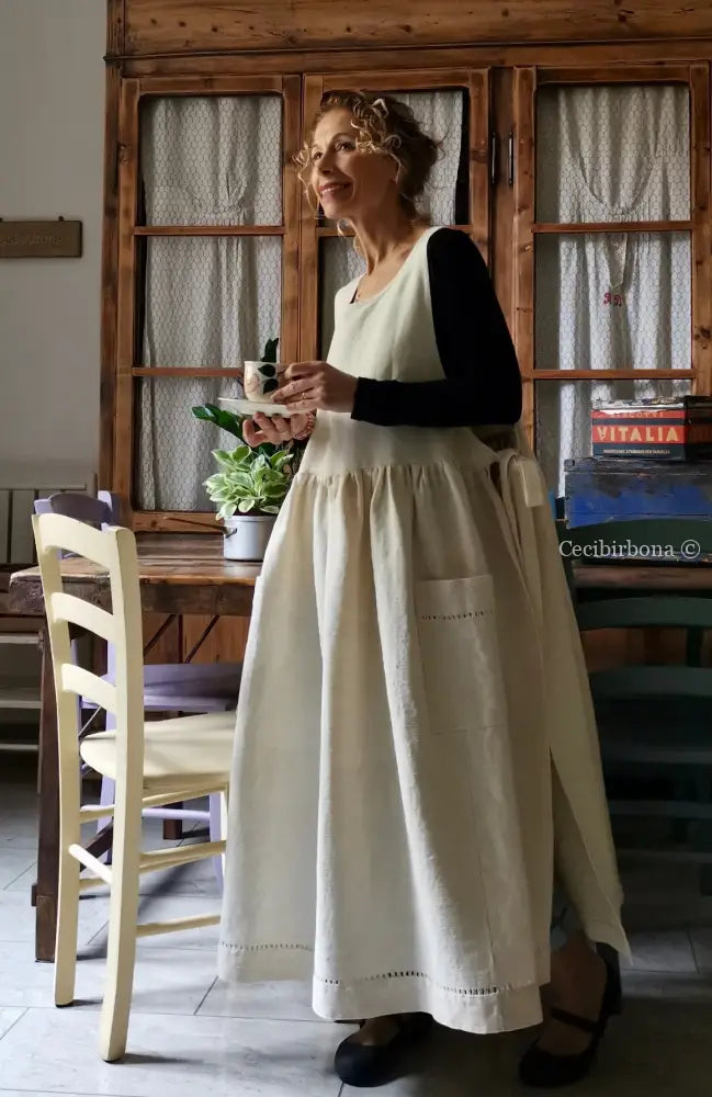 Grembiule da cucina in lino antico con sfilatura e monogramma (Rif. 129) grembiule donna tessuti antichi