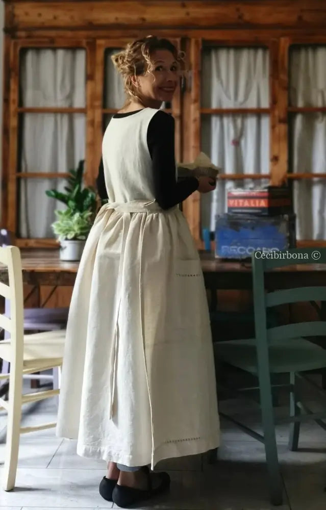 Grembiule da cucina in lino antico con sfilatura e monogramma (Rif. 129) grembiule donna tessuti antichi