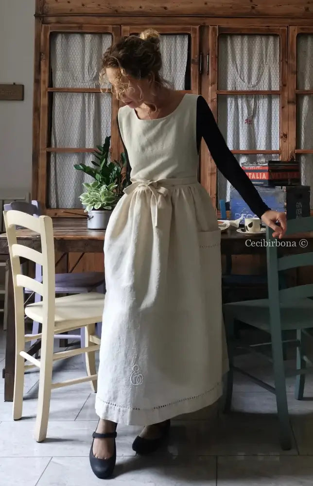 Grembiule da cucina in lino antico con sfilatura e monogramma (Rif. 129) grembiule donna tessuti antichi