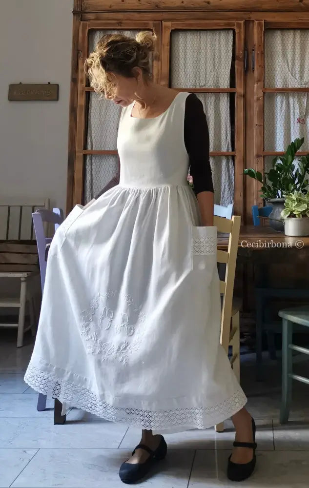 Grembiule da cucina in lino con pizzo e monogramma OA (Ref. 130) grembiule donna tessuti antichi