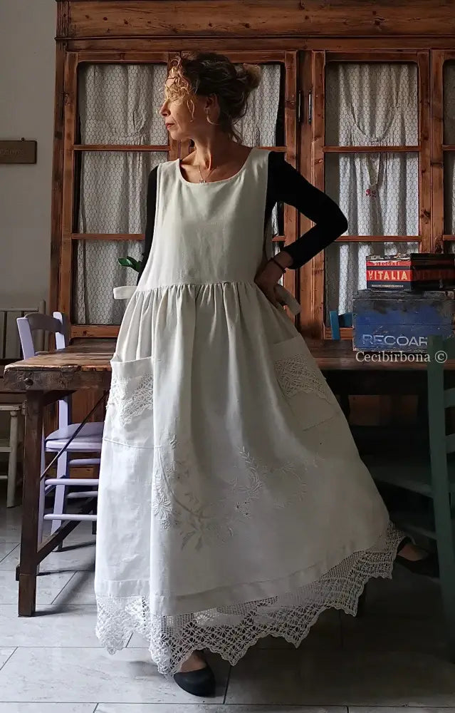 Grembiule da cucina in lino con ricamo e bordo all’uncinetto (Ref. 90) grembiule donna tessuti antichi