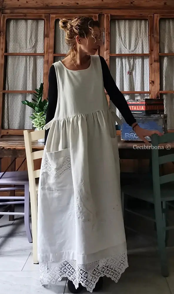 Grembiule da cucina in lino con ricamo e bordo all’uncinetto (Ref. 90) grembiule donna tessuti antichi