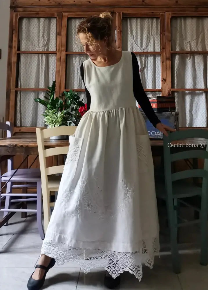 Grembiule da cucina in lino con ricamo e bordo all’uncinetto (Ref. 90) grembiule donna tessuti antichi