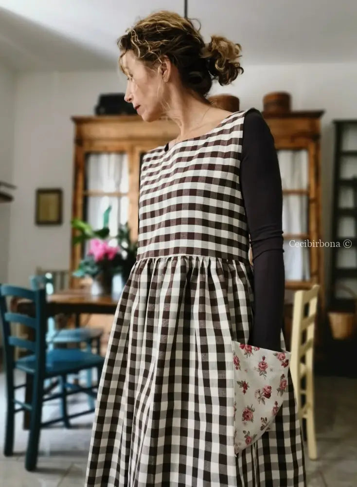 Grembiule da cucina per donna in cotone a quadri cacao e roselline (Rif. 49) grembiule donna tessuti moderni