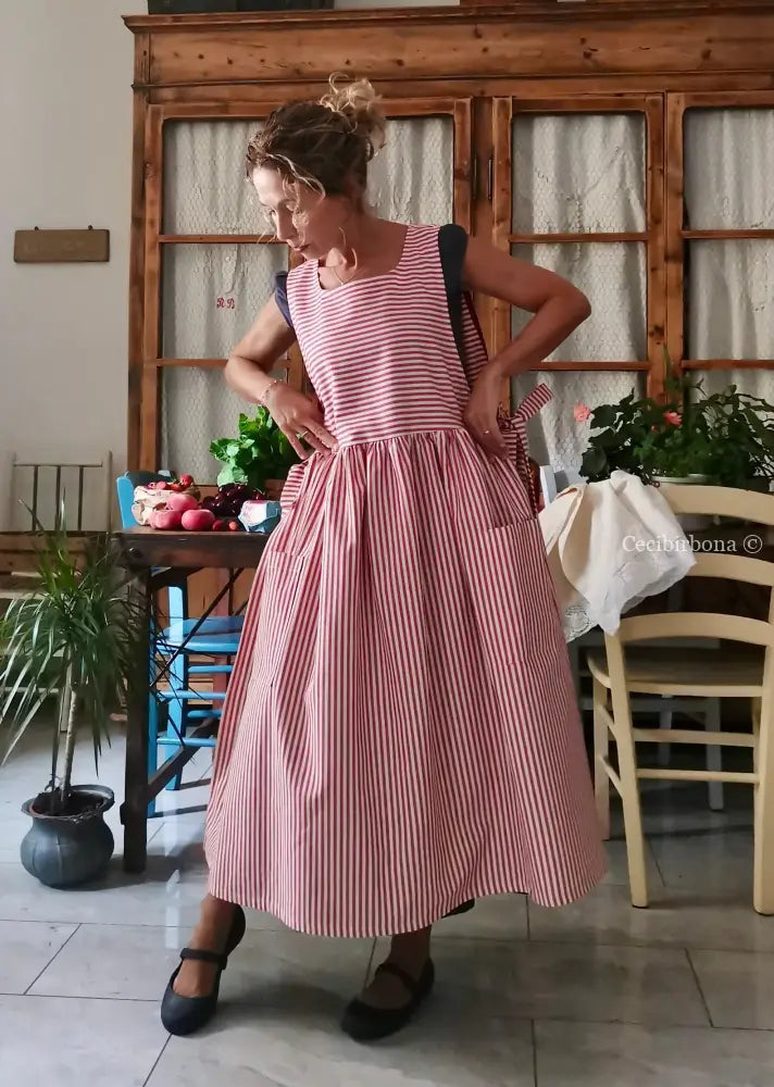 Grembiule da cucina per donna in cotone a righe rosso ciliegia con malfattura (Ref. 521/A) - grembiule donna tessuti