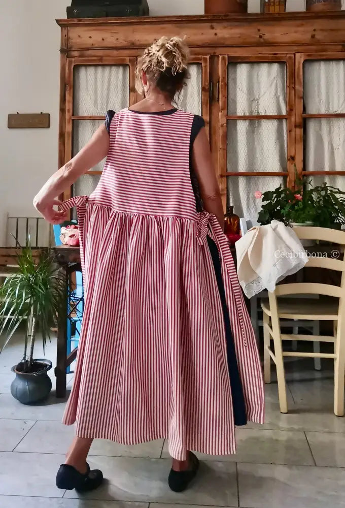 Grembiule da cucina per donna in cotone a righe rosso ciliegia con malfattura (Ref. 521/A) - grembiule donna tessuti