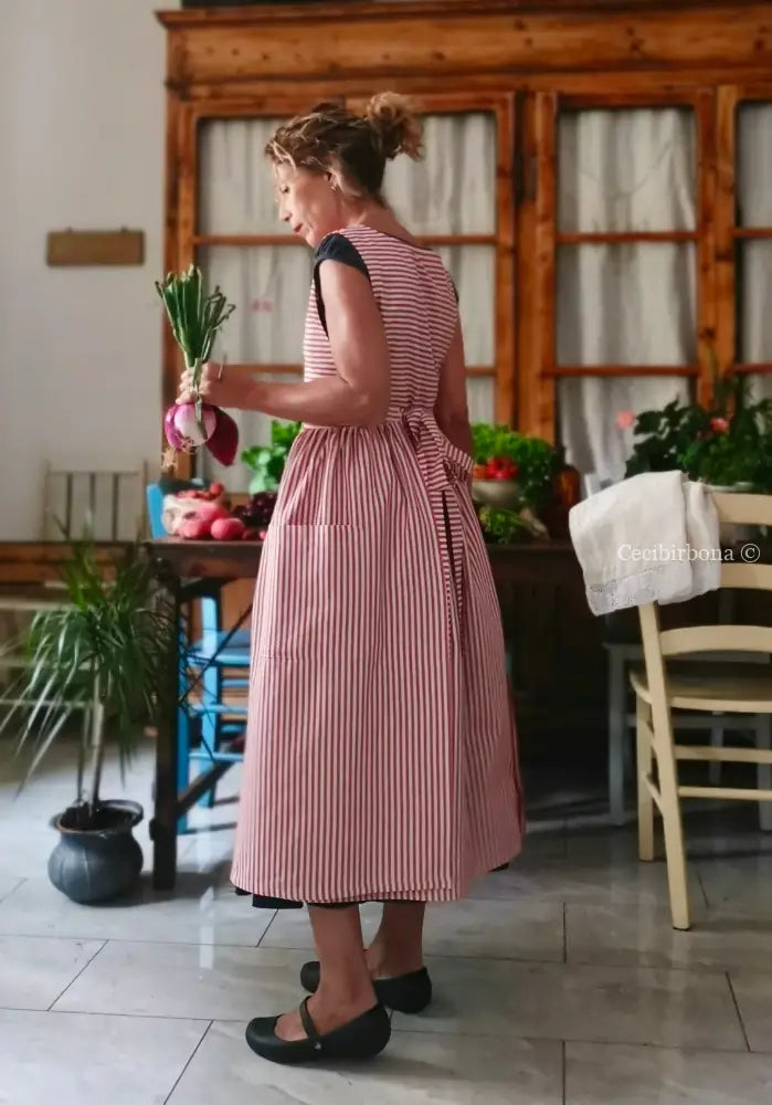 Grembiule da cucina per donna in cotone a righe rosso ciliegia (Ref. 521) - grembiule donna tessuti moderni