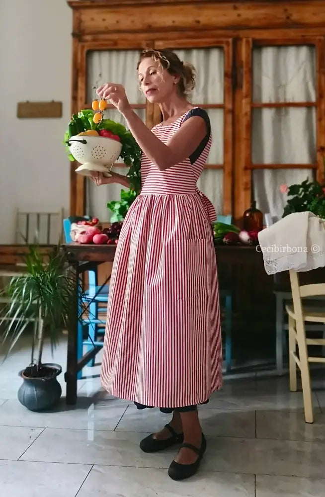 Grembiule da cucina per donna in cotone a righe rosso ciliegia (Ref. 521) - grembiule donna tessuti moderni