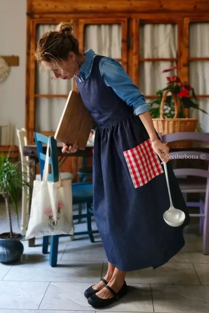 Grembiule denim con dettagli a quadri rossi (Ref.496) grembiule donna tessuti moderni