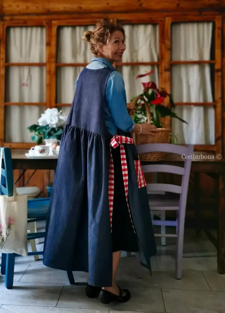 Grembiule denim con dettagli a quadri rossi (Ref.496) grembiule donna tessuti moderni