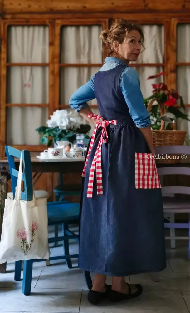 Grembiule denim con dettagli a quadri rossi (Ref.496) grembiule donna tessuti moderni