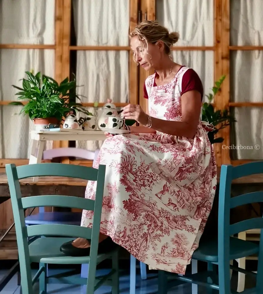 Grembiule di toile de Jouy rossa (Ref. 308) grembiule donna tessuti moderni