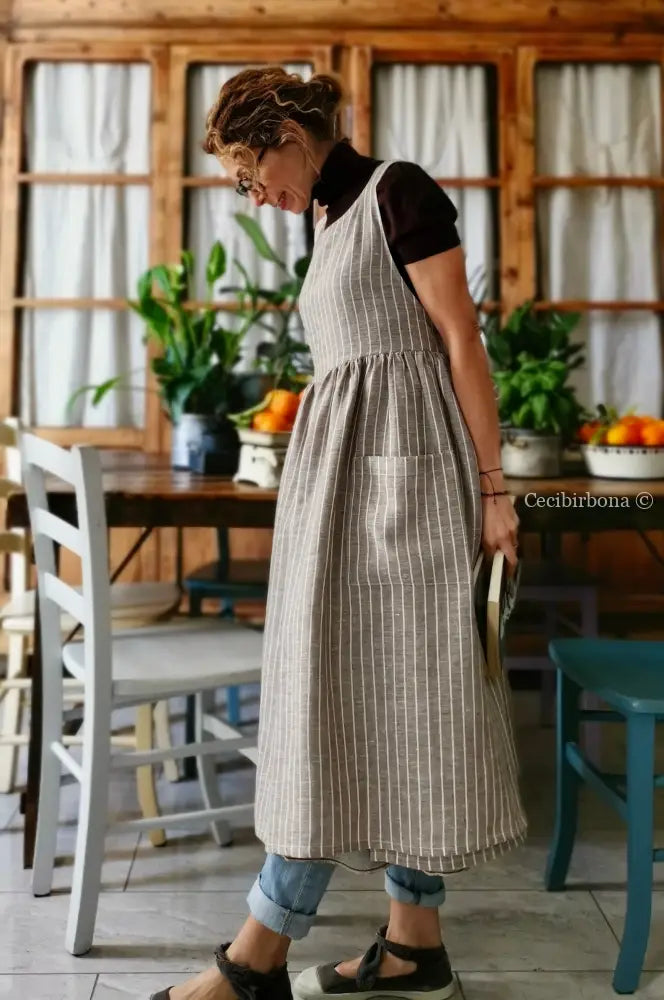 Grembiule donna in lino marrone rigato (Ref. 81) grembiule donna tessuti moderni