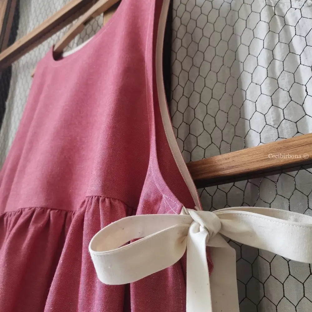 Grembiule donna rosso ciliegia con lacci panna (Ref. 316) grembiule donna tessuti moderni