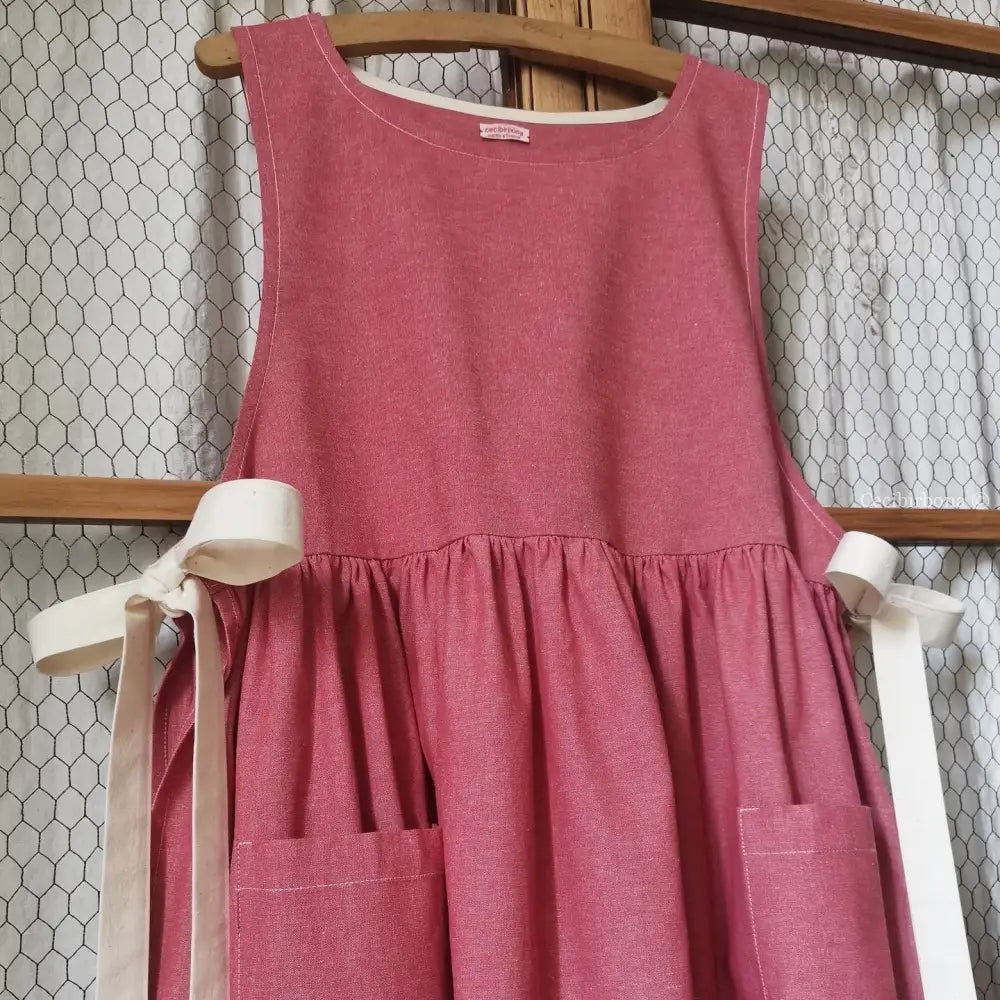 Grembiule donna rosso ciliegia con lacci panna (Ref. 316) grembiule donna tessuti moderni