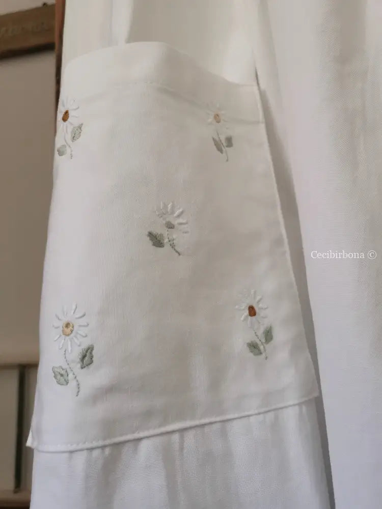 Grembiule impero in cotone vintage con tasche ricamate a margherite (Ref. 178) grembiule donna tessuti antichi