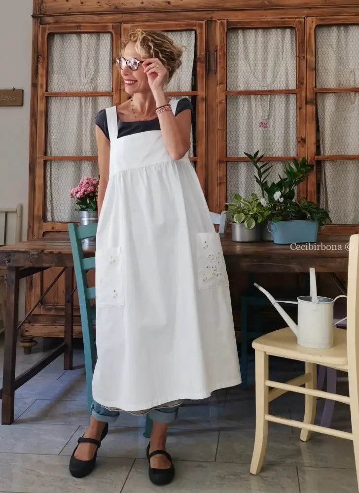 Grembiule impero in cotone vintage con tasche ricamate a margherite (Ref. 178) grembiule donna tessuti antichi