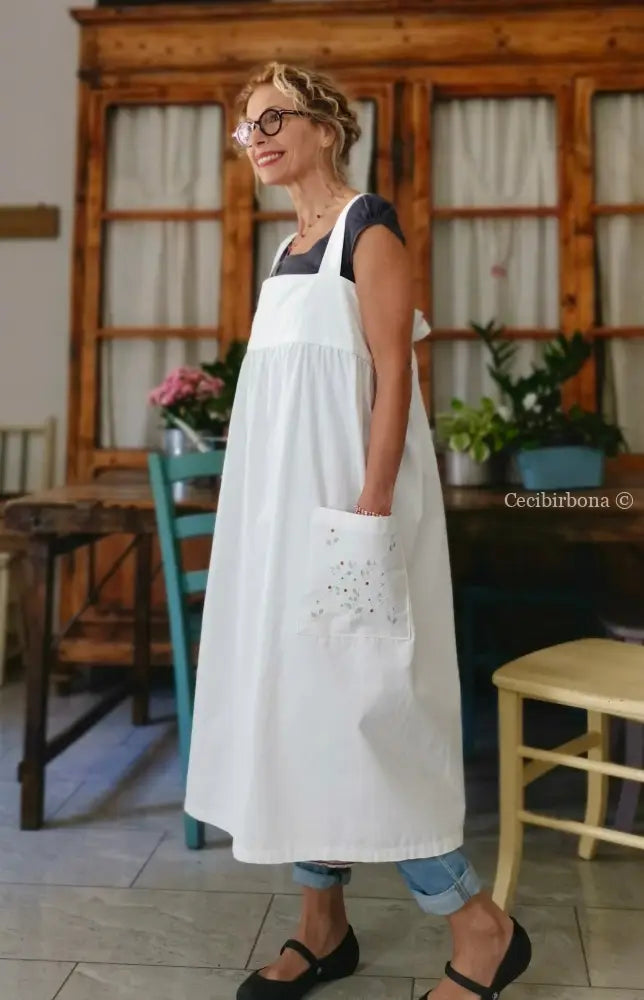 Grembiule impero in cotone vintage con tasche ricamate a margherite (Ref. 178) grembiule donna tessuti antichi