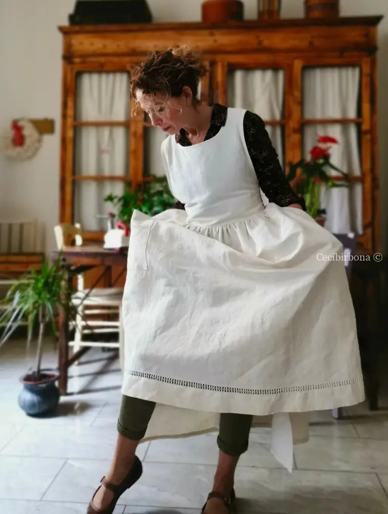 Grembiule in canapa e lino con sfilatura e monogramma UDC (Ref. 480) grembiule donna tessuti antichi