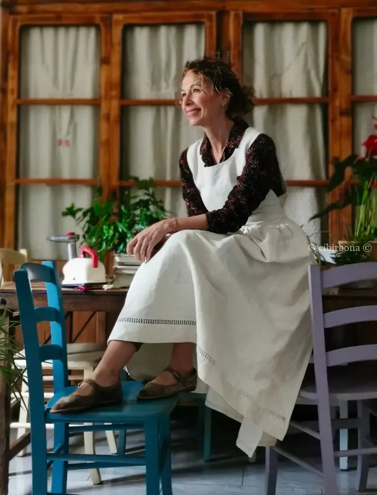 Grembiule in canapa e lino con sfilatura e monogramma UDC (Ref. 480) grembiule donna tessuti antichi